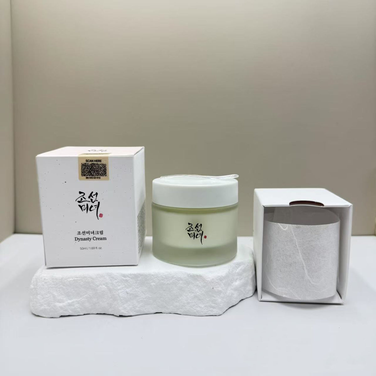Tónico y crema solar de la serie Korean Beauty de Beauty of Joseon